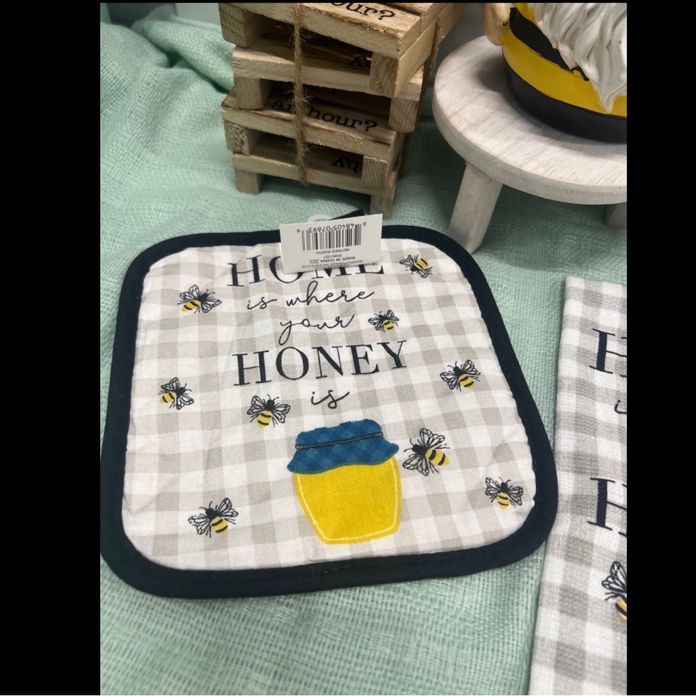 BEE 🐝 Kitchen Bumblebee Decor set 3-PCs - Picture 4 of 5